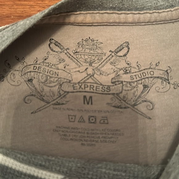 Express sweater - Picture 3 of 3